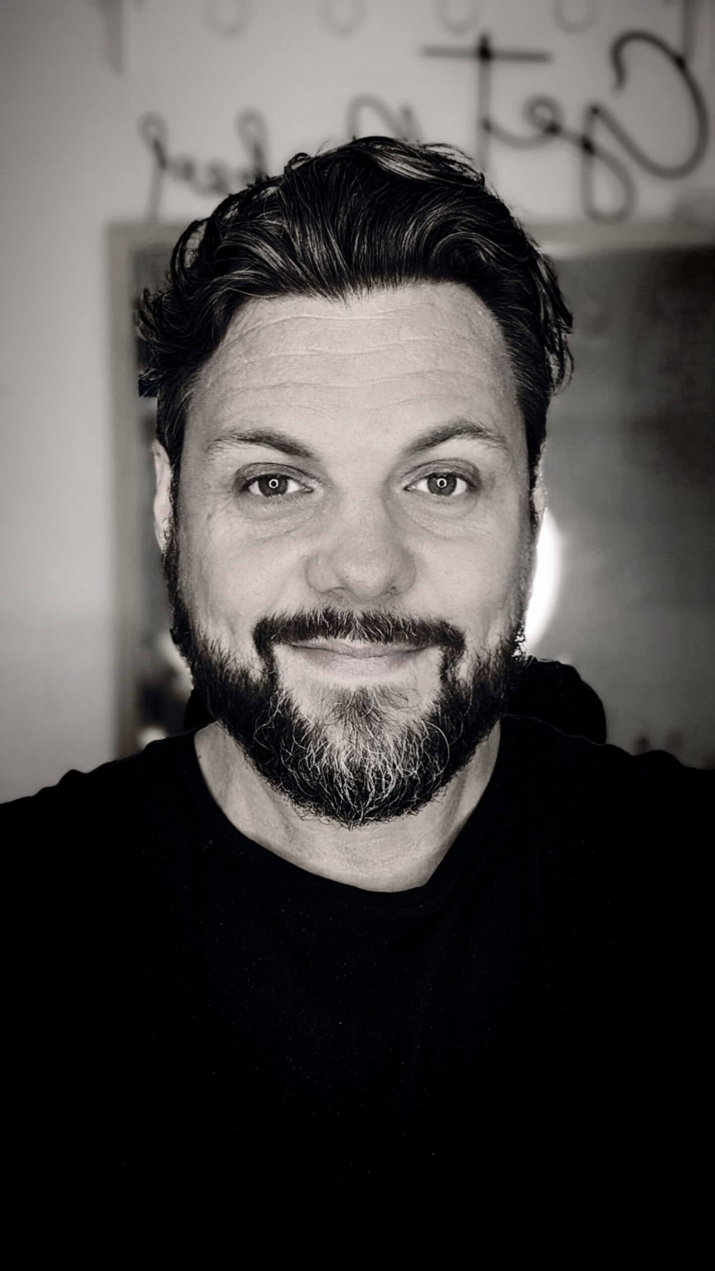 portrait de Nicolas Keller, graphiste et fondateur de studio graphique actarus